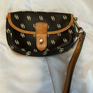 Dooney & Bourke wristlet